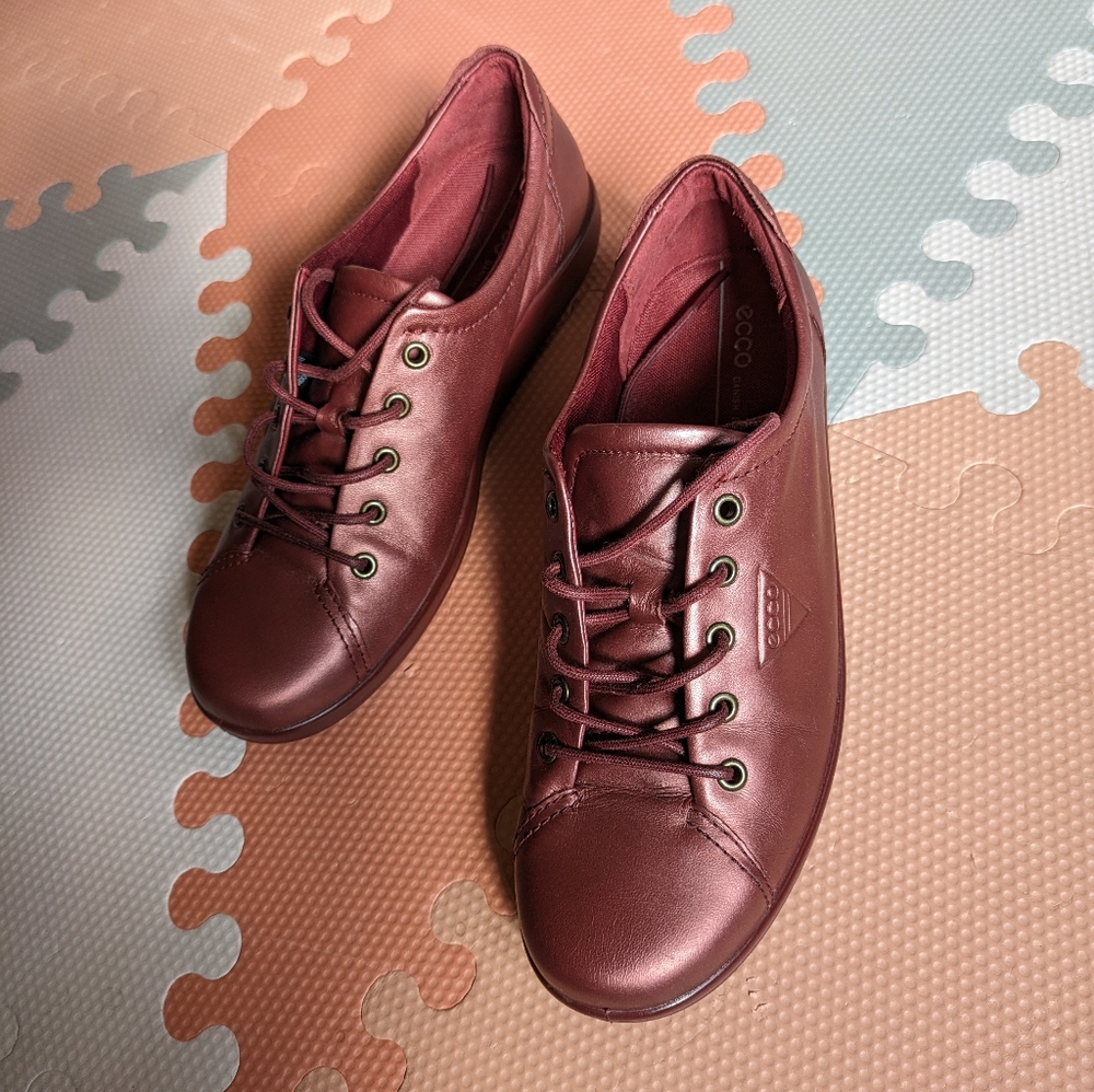 ECCO red sneakers EU 39 US 8-8.5